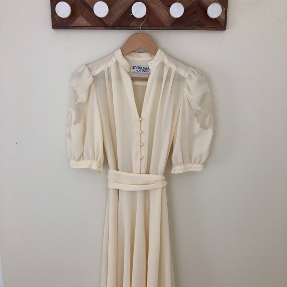 Vintage Dresses & Skirts - Vintage Off-White Dress Size 4